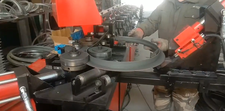 Round Flange Forming Machine