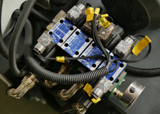 corner binding machine